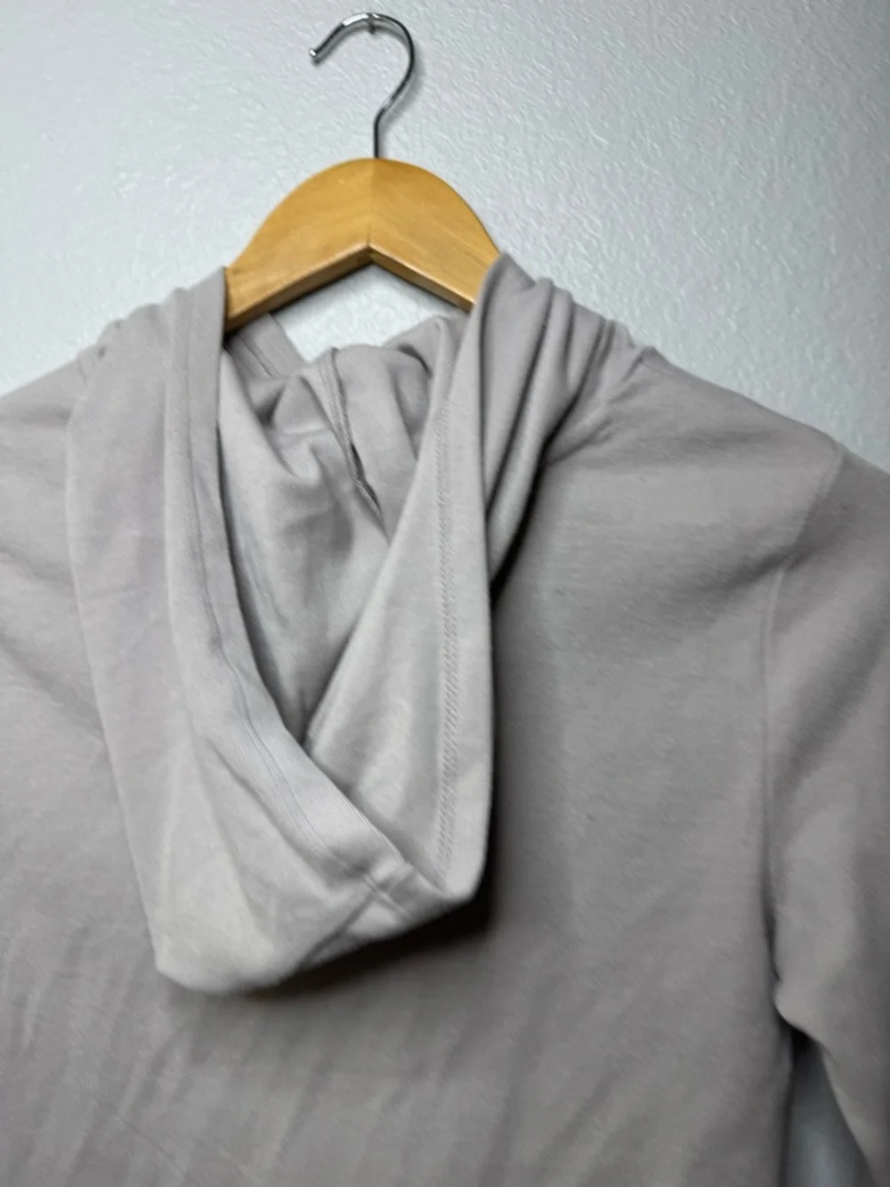 New Wild Fable Gray Hooded Long-Sleeve Top In Medium - Picture 6 of 15